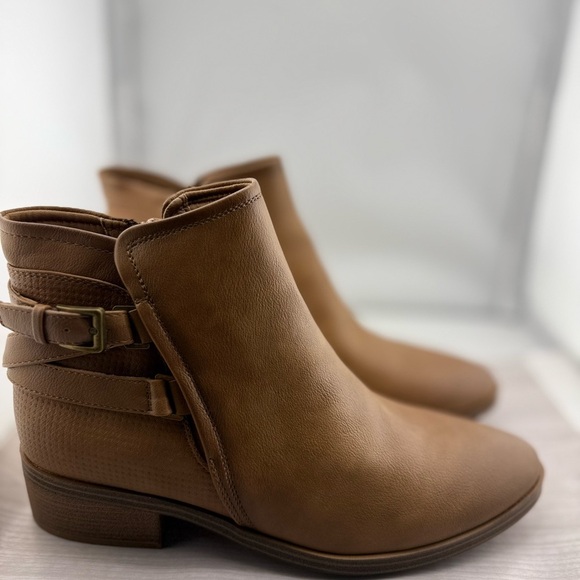 BareTraps Tan Ankle Booties Comfortable Stylish Design - Picture 2 of 7
